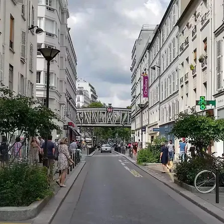 Cozy In 15th - 10 Minutes Away From Eiffel Tower! *