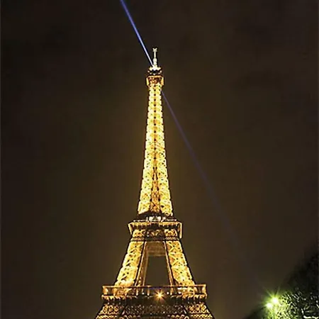 Cozy In 15th - 10 Minutes Away From Eiffel Tower!