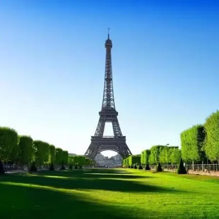 Cozy In 15th - 10 Minutes Away From Eiffel Tower!